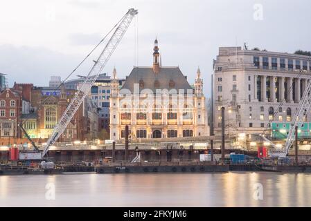 Ancien City of London School for Boys J. P. Morgan sur Victoria Embankment par Davis & Emanuel BDP Banque D'Images