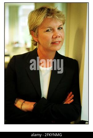 Sally Brompton, rédactrice en chef du magazine Red dans son bureau de London West End Banque D'Images