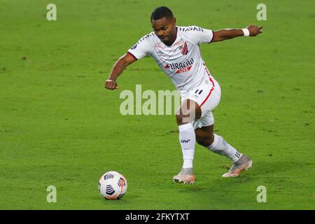 Lima, Pérou. 04e mai 2021. Nikão lors d'un match entre Melgar (Pérou) et Athletico Paranaense joué au Stade National du Pérou, à Lima, Pérou. Jeu valable pour le groupe D, troisième tour de la phase de groupe de CONMEBOL Sudamericana 2021. Crédit: Ricardo Moreira/FotoArena/Alay Live News Banque D'Images