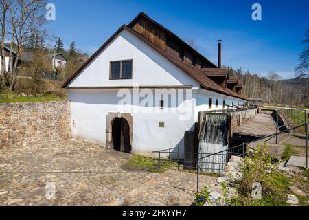 Vodni streptococcique hamr Dobrov u Rokycan, Plzensky kraj, Ceska republika / marteau à eau médiéval Dobrov u Rokycan, Plzensky kraj, République tchèque Banque D'Images