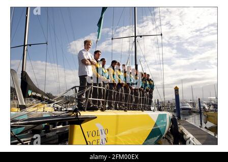 Gordon Ramsay a rejoint l'équipe ABN AMRO de la Volvo Ocean Race en tant que consultant alimentaire pour l'équipe néerlandaise. Il essaiera d'améliorer le goût et la teneur en nutricianal des aliments séchés à bord. Gordon a pu assister à la course de l'écurie lors de la première course dans le port de la course autour du monde à Sanxenxo sur la côte nord de l'Espagne.pic David Sandison 4+5/11/2005 Banque D'Images