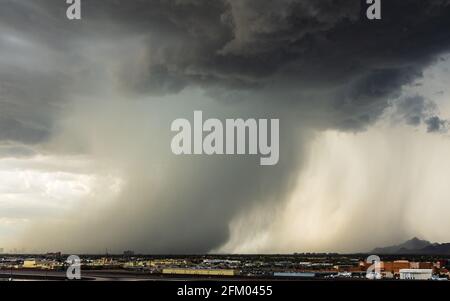 Microburst en cours sur Phoenix, Arizona Banque D'Images