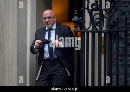 Photo du dossier datée du 05/01/21 du ministre du vaccin Nadhim Zahawi quittant le 10 Downing Street, centre de Londres. M. Zahawi a déclaré que l'Angleterre est restée sur la bonne voie pour compléter la feuille de route par un confinement puis pour gérer le coronavirus de la même manière que la grippe avec une campagne annuelle de vaccination. Date de publication : le mercredi 5 mai 2021. Banque D'Images