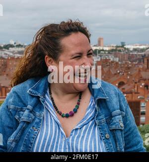 Portrait de la jeune fille souriant Banque D'Images