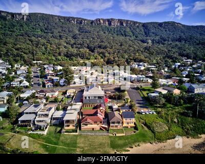 Antenne des agglomérations urbaines de Coledale au nord de Wollongong Nouvelle-Galles du Sud Australie Banque D'Images