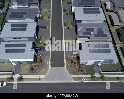 Antenne de type dissipateur de chaleur domaine moderne avec routes privées Kellyville Western Sydney Australie. Les maisons occupent la plupart du site laissant litt Banque D'Images