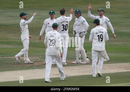 Ed Barnard, de Worcestershire, célèbre la prise de la cricket de Daniel Lawrence pendant le CCC d'Essex contre CCC de Worcestershire, Specsavers County Championship Di Banque D'Images