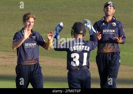 Adam Zampa d'Essex célèbre avec ses coéquipiers après avoir pris le cricket de Heino Kuhn pendant Kent Spitfires vs Essex Eagles, Vitality Blast T20 CRI Banque D'Images