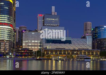 Coucher de soleil sur One Shelly Street, le siège de groupe de Macquarie Bank, Kings Wharf sur Darling Harbour Sydney Australie. Banque D'Images