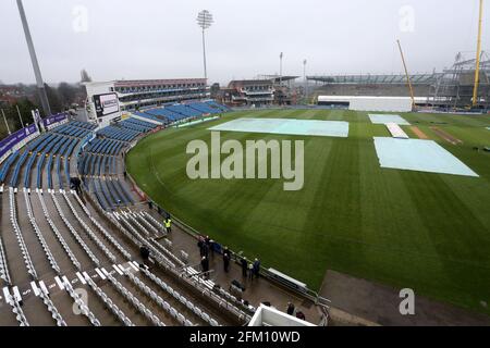 Vue générale pendant la CCC du Yorkshire contre la CCC de l'Essex, le Cricket de la division 1 du championnat du comté de Specsavers au terrain de cricket Emerald Headingley le 13 avril 2 Banque D'Images