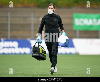 Carouge, Suisse. 1er mai 2021. 1er mai 2021, Carouge, Stade de la Fontenette, AXA Super League féminine: Servette FC Chenois Feminin - FC St.Gall-Staad, Physio Wilhelm Sandhas in action (Suisse/Croatie OUT) crédit: SPP Sport Press photo. /Alamy Live News Banque D'Images