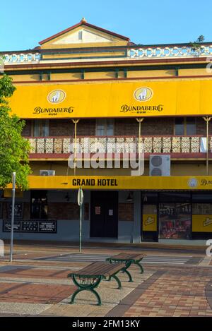 Le Grand Hotel historique (1885) sur la rue Bourbong Bundaberg Queensland Australie Banque D'Images