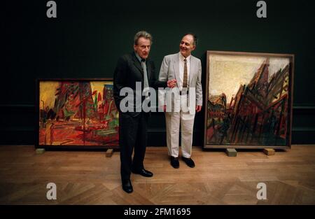 Lucien Freud rencontre avec Frank Auerbach comme tableau d'Auerbach sont accrochés à l'acadaamy royal. 5/9/01 pilston Banque D'Images