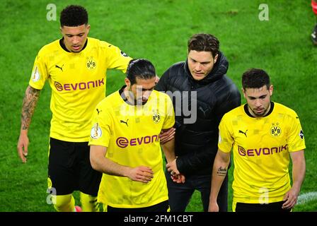 Dernière jubilation Dortmund, de gauche à droite Jadon SANCHO (DO), Emre CAN (DO), entraîneur Edin TERZIC (DO) et Raphaël GUERREIRO (DO), jubilation, acclamations, joie, encouragements, Football coupe DFB, demi-finales, Borussia Dortmund (DO ) - Holstein Kiel (KI) 5: 0, le 1er mai 2021 à Dortmund/Allemagne. Photo: TimGroothuis/Witters/pool via Fotoagentur SVEN SIMON # les règlements DFB interdisent toute utilisation de photographies comme séquences d'images et/ou quasi-vidéo # usage éditorial SEULEMENT # agences de presse nationales et internationales HORS | usage dans le monde entier Banque D'Images