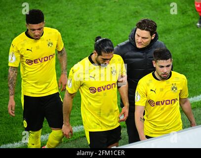 Dernière jubilation Dortmund, de gauche à droite Jadon SANCHO (DO), Emre CAN (DO), entraîneur Edin TERZIC (DO) et Raphaël GUERREIRO (DO), jubilation, acclamations, joie, encouragements, Football coupe DFB, demi-finales, Borussia Dortmund (DO ) - Holstein Kiel (KI) 5: 0, le 1er mai 2021 à Dortmund/Allemagne. Photo: TimGroothuis/Witters/pool via Fotoagentur SVEN SIMON # les règlements DFB interdisent toute utilisation de photographies comme séquences d'images et/ou quasi-vidéo # usage éditorial SEULEMENT # agences de presse nationales et internationales HORS | usage dans le monde entier Banque D'Images