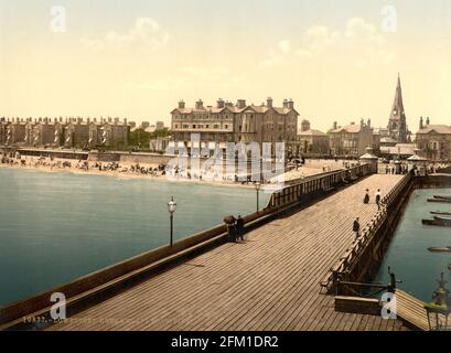 L'hôtel Royal de Lowestoft Pier dans Suffolk vers 1890-1900