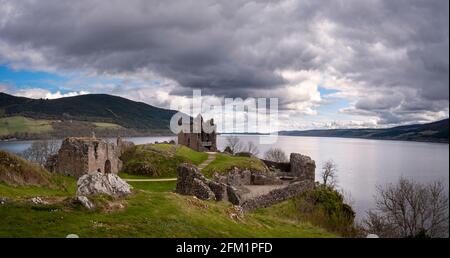 Château d'Urquhart sur le Loch Ness, l'une des ruines les plus célèbres d'Écosse, et probablement le monde! Le château lui-même a une longue histoire, les ruines Banque D'Images