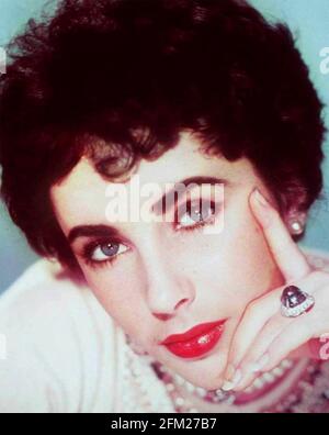 ELIZABETH TAYLOR (1932-2011) Actrice anglo-américaine à propos de 1958 Banque D'Images