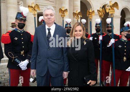 Le prince Joachim Murat et sa femme princesse Yasmine assistent aux célébrations du bicentenaire de la mort de l'empereur Napoléon 1er à la cathédrale des Invalides le 5 mai 2021 à Paris, en France. Photo de David Niviere / ABACAPRESS.COM Banque D'Images