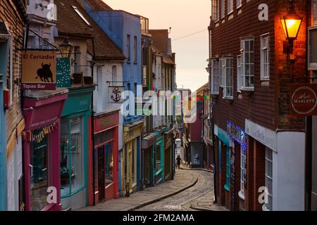 The Old High Street at Sunrise, Folkestone, Kent, Angleterre Banque D'Images