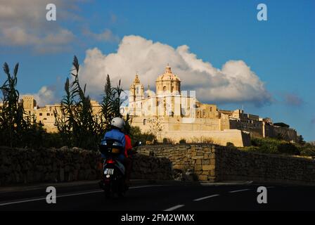 Mdina ou Médina dans l'île maltaise est connu par ses titres Citta Vecchia ou la vieille ville Banque D'Images