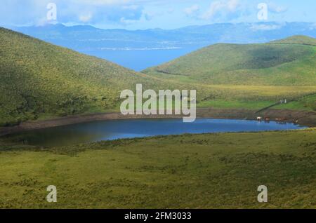 Lagoa do Peixinho dans les hauts plateaux de l'île de Pico, archipel des Açores, Portugal Banque D'Images