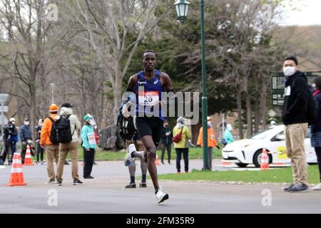 Sapporo, Hokkaido, Japon. 5 mai 2021. Marathon Simon Kariuki : Festival du marathon Hokkaido Sapporo 2021 à Sapporo, Hokkaido, Japon . Credit: AFLO/Alay Live News Banque D'Images