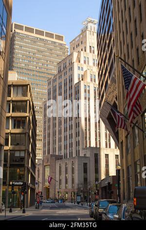 C'est le quartier financier de Boston. Il y a plein de bâtiments de grande hauteur ici. Situé près du Government Center et de Chinatown. Tous les types de rénovations ici. Banque D'Images