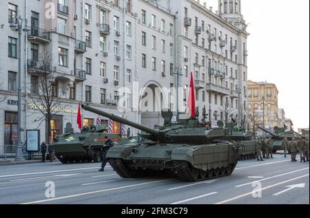30 avril 2021 Moscou, Russie. Prometteur T-14 russe Armata main Tank sur la rue Tverskaya à Moscou. Banque D'Images
