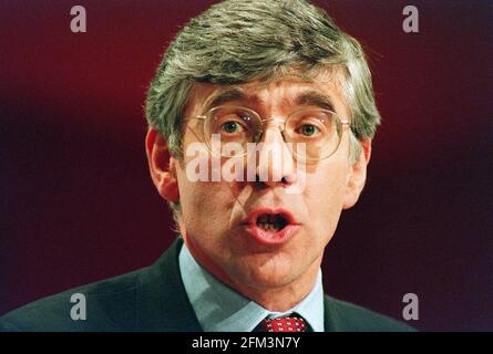 Jack Straw, député travailliste, s'exprimant à la Conférence du Parti du travail Blackpool 1996 base Banque D'Images