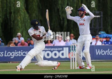 James Foster d'Essex avec un appel pour le cricket de Jofra Archer pendant le CCC d'Essex contre CCC de Sussex, le cricket de la division 2 du championnat du comté de Specsavers Banque D'Images