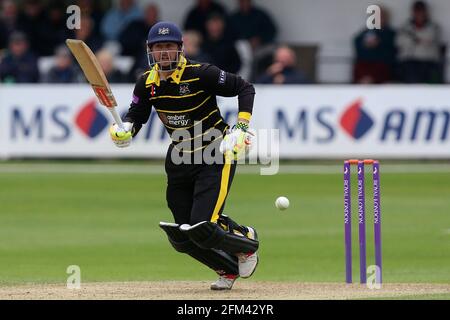 Phil Mustard en action de batting pour Gloucestershire pendant Essex Eagles vs Gloucestershire, Royal London coupe Cricket d'une journée au Cloudfm County Grou Banque D'Images