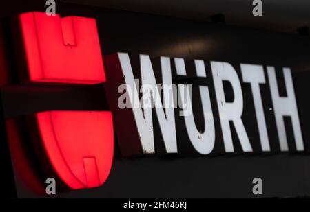 Stuttgart, Allemagne. 06e mai 2021. Le logo du groupe d'outils Würth est visible dans un magasin de la famille Würth. Würth souhaite présenter ses chiffres de bilan lors d'une conférence de presse. Credit: Marijan Murat/dpa/Alamy Live News Banque D'Images