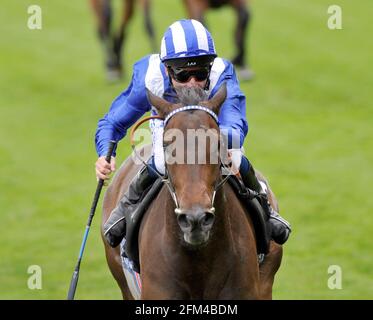 ROYAL ASCOT 2009. 4ème JOUR. LE COURONNEMENT ENJEUX.RICHARD HILL GAGNE SUR GHANATI. 19/6/09. PHOTO DAVID ASHDOWN Banque D'Images