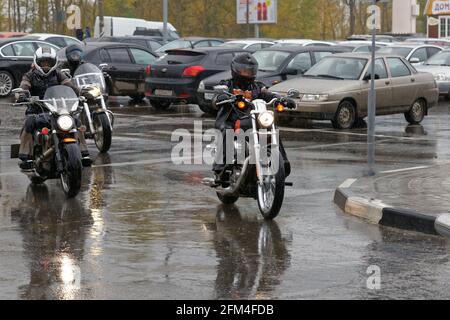 Ulyanovsk, Russie - 15 octobre 2016. Motocyclistes à la réunion consacrée à la fermeture de la saison d'équitation. Banque D'Images