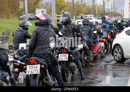 Ulyanovsk, Russie - 15 octobre 2016. Motocyclistes à la réunion consacrée à la fermeture de la saison d'équitation. Banque D'Images