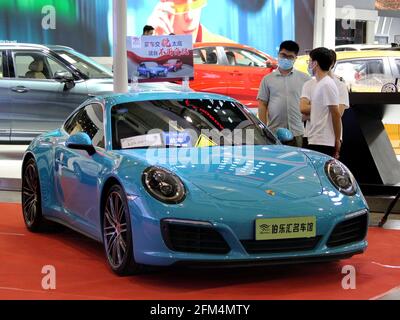 Les nouvelles automobiles énergétiques sont montrées à l'exposition internationale de l'automobile de Nanjing 2021 à Nanjing, Jiangsu, Chine, le 30 avril 2021.(photo de TPG/cnspotos) Banque D'Images