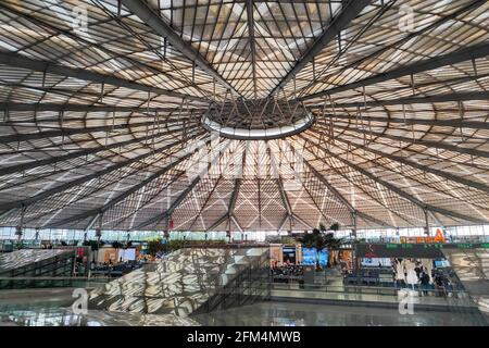 Le plus grand dôme de la gare ferroviaire sud de Shanghai à Shanghai, Chine, le 05 mai 2021.(photo de TPG/cnschotos) Banque D'Images