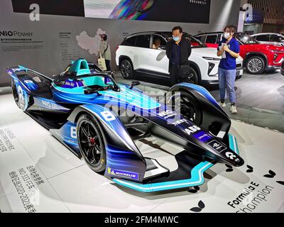 Les nouvelles automobiles énergétiques sont montrées à l'exposition internationale de l'automobile de Nanjing 2021 à Nanjing, Jiangsu, Chine, le 30 avril 2021.(photo de TPG/cnspotos) Banque D'Images