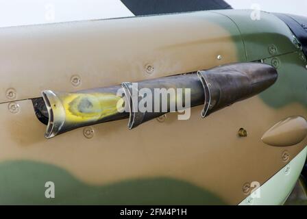 Talons d'échappement sur un RAF Supermarine de la première Seconde Guerre mondiale Spitfire I avion de chasse Banque D'Images