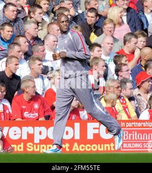 LIVERPOOL V MAN UTD 18/9/2005 MOMO SISSOKO PHOTO DAVID ASHDOWN. PREMIER MINISTRE DU FOOTBALL Banque D'Images