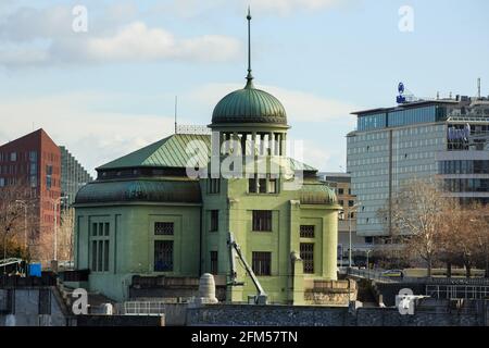 Green Hydro Electric Power Station sur l'île Stvanice Ostrov sur la Vltava, Prague, République Tchèque Banque D'Images