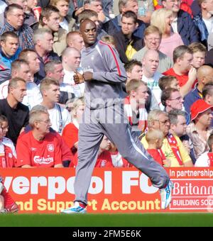 LIVERPOOL V MAN UTD 18/9/2005 MOMO SISSOKO PHOTO DAVID ASHDOWN. PREMIER MINISTRE DU FOOTBALL Banque D'Images