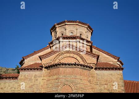 Extérieur de l'ancienne église byzantine au Grand Meteoron un monastère Saint du XIVe siècle à Kalambaka, Thessalie Grèce. Banque D'Images