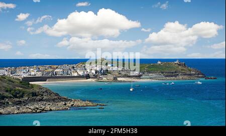 La vue de la baie de carbis à la ville de St ives en cornouailles angleterre royaume-uni Banque D'Images