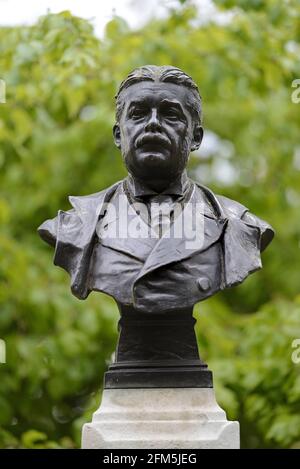 Londres, Angleterre, Royaume-Uni. Memorial (Sir William Goscombe John; 1903) à Sir Arthur Sullivan (1842-1900; compositeur) dans les jardins Victoria Embankment Banque D'Images