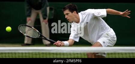 Championnat de tennis de Wimbledon juillet 2001 hommes célibataires 3e ronde Tim Henman contre Sjeng Schalken Banque D'Images