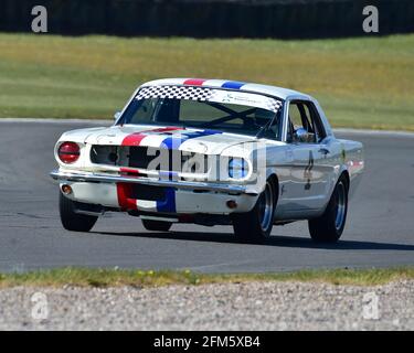 Jon Miles, Dave Coyne, Mark Wright, Ford Mustang, RAC Pall Mall Cup pour la GT pré-66, Sports Racing and Touring Cars, Donington Historic Festival, Doning Banque D'Images