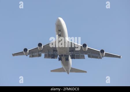 ISTANBUL, TURQUIE - 27 FÉVRIER 2021 : BOEING 747-428FER (CN 32867) D'ACT Airlines débarquant à l'aéroport Ataturk d'Istanbul. Banque D'Images