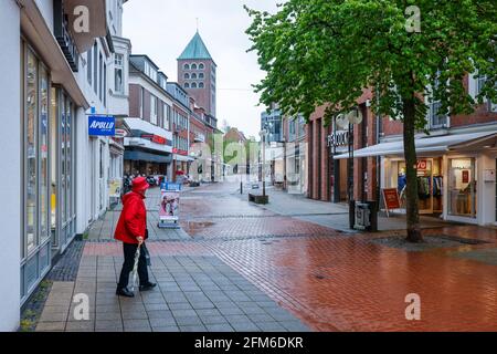 Coesfeld, Rhénanie-du-Nord-Westphalie, Allemagne - zone piétonne en période de pandémie de Corona, le district de Coesfeld commence comme région modèle en NRW avec relaxati Banque D'Images